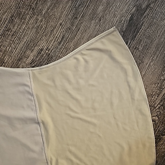 Tan Spanx Medium Top - Picture 4 of 7